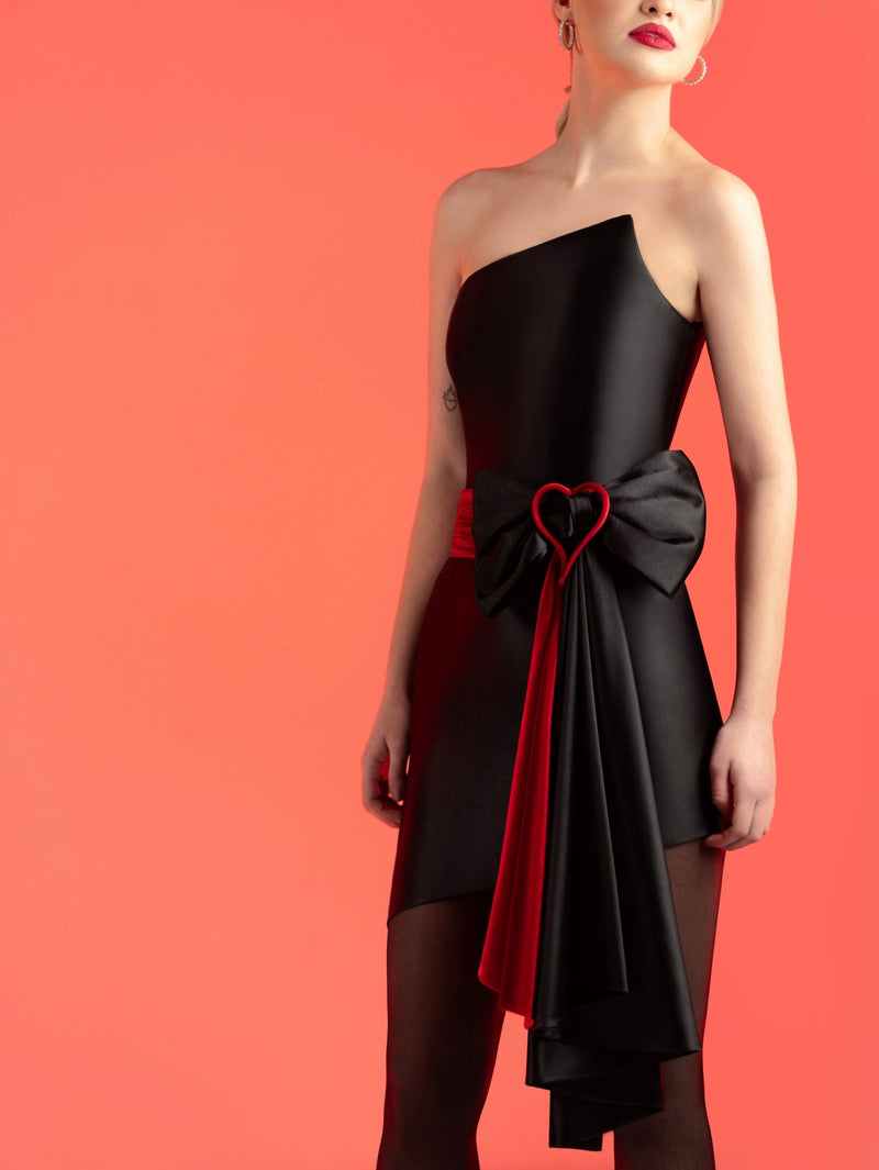 Asymmetric Black dress with bow and heart