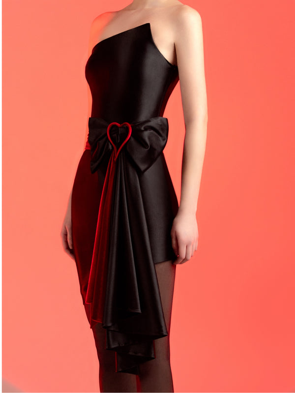 Asymmetric Black dress with bow and heart
